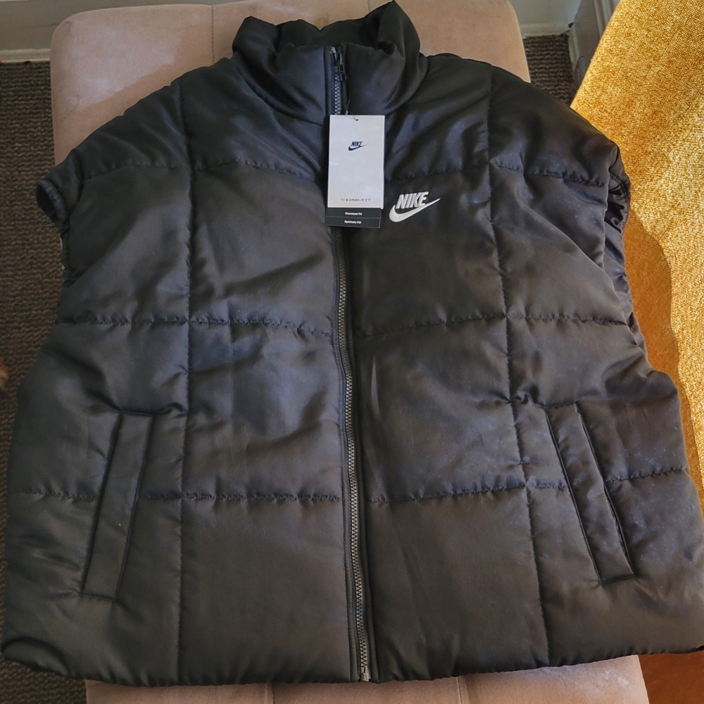 Black Nike Medium Puffy Vest New with Tags